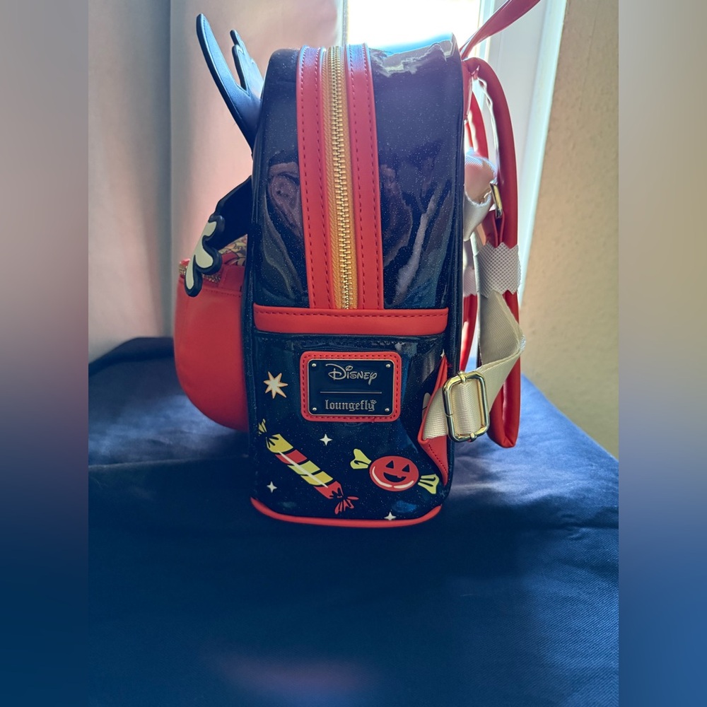 Loungefly Disney Donald Duck Vampire Costume 10” Mini Backpack-NWT - Picture 3 of 11